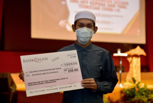 Wan Mohd Fakhruddin Wan Ruslin, 25 tahun salah seorang daie yang menerima bantuan one-off.