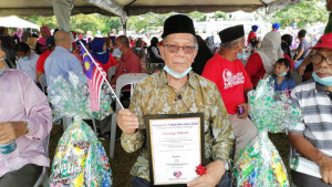 Haji Haroon Awang antara penerima anugerah Tokoh Merdeka 2020 KADUN Permatang Berangan.