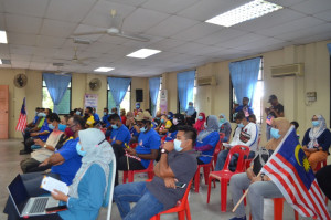 Suasana Majlis Merdeka@Komuniti di Pusat KRT Kg Melayu Air Itam anjuran JaPen Daerah Timur Laut.