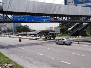 Lalu lintas lancar di KM14 Jalan Ipoh kedua-dua hala apabila IPD Gombak menamatkan SJR hari ini.