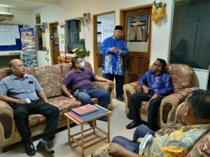 Pengetua SMK Seri Bayu, Ibrahim melahirkan kebimbangan beliau mengenai kehadiran pelajar kepada pihak JaPen Daerah Barat Daya.