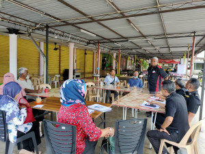 Pejabat Penerangan SPT bersama dengan Jabatan Imigresen Pulau Pinang menganjurkan satu sesi Sembang Santai kepada komuniti di Kg. Tanah Liat.