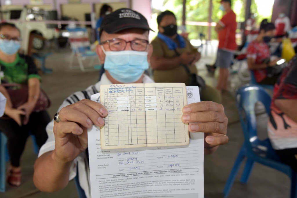 Mashud Julaihe, 62, menderma buat kali yang ke-101.