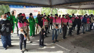 Antara “riders” yang menerima sumbangan daripada Ahli Parlimen Indera Mahkota.