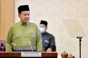 Dr. Ahmad Samsuri membentang Belanjawan 2021 Negeri Terengganu pada Mesyuarat Ketiga Penggal Ketiga Dewan Undangan Negeri Terengganu.