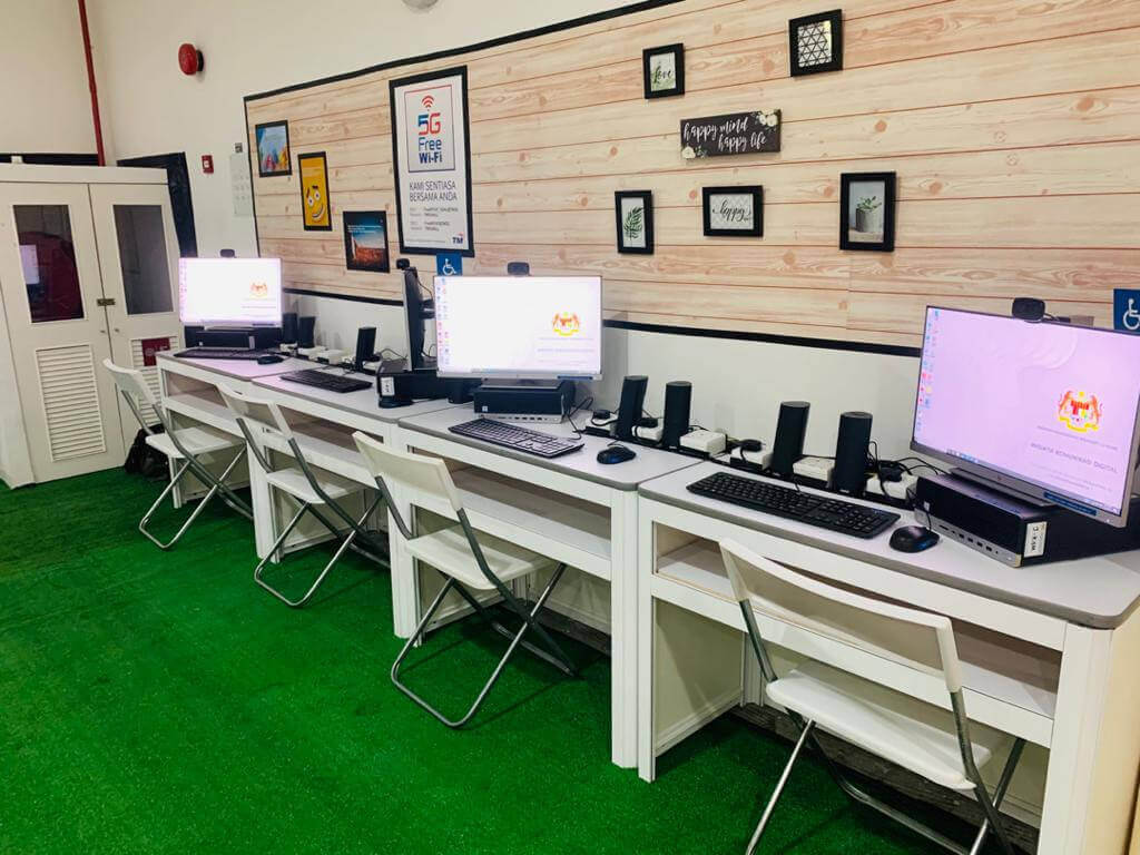 Ruangan khas set komputer di Dewan D1 PKRC MAEPS 2.0