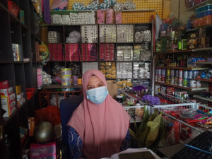 Peniaga kedai runcit, Roslida Shamsudin, 34 menggunapakai pengalaman PKP terdahulu dalam uruskan peniagaan sepanjang tempoh PKP 2.0 kali ini.