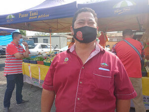 Rosli Amat, 53, Pengerusi Pasar Segar Terkawal Chukai, Kemaman berterima kasih kerana kerajaan memberi peluang peniaga berniaga ketika PKP 2.0 dikuatkuasakan.
