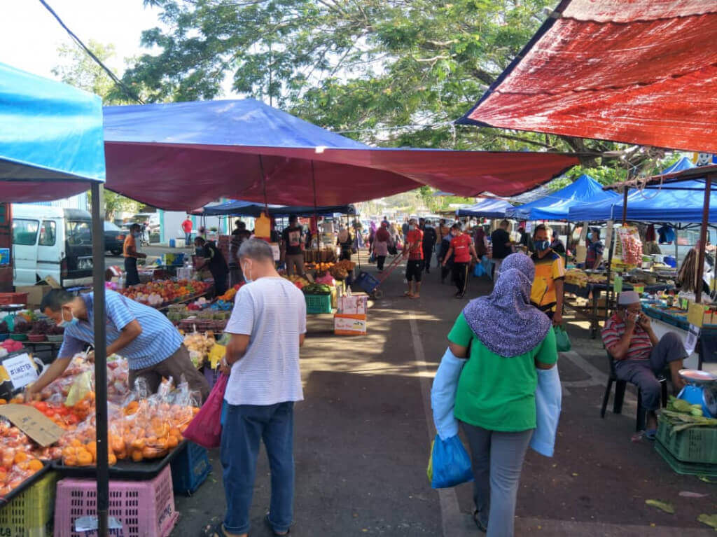 Keadaan di Pekan Sehari Kuala Nerang.