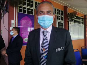 Pegawai Pendidikan Daerah Marang, Mohamad Nawawi Rani berterima kasih kepada pihak yang telah memberikan sumbangan untuk pelajar-pelajar yang layak menerimanya.