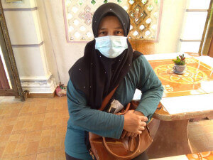 Marlisa Mohd, 38, pengguna teksi dari Kampung Semayor.