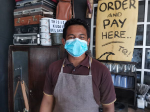 Muhammad Suffian Mohd Ariffin, 20, OKU yang mengalami masalah pendengaran.