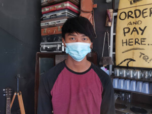 Syahir Ruzain Che Sukri, 20, pembantu kedai makan, turut mengalami masalah pendengaran dan pertuturan.