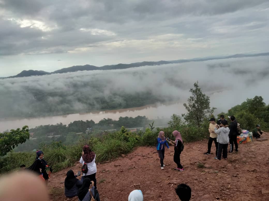 Panorama Indah Puncak Bukit Panau - Malaysiaaktif