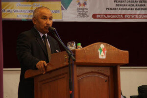 Pegawai Daerah Setiu, Rosli ketika berucap dalam Program Norma Baharu dan Kepentingan Suntikan Vaksin COVID-19.