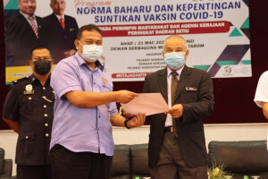 Penyampaian Kit Cegah COVID-19 kepada pemimpin masyarakat dan ketua jabatan kerajaan Daerah Setiu.
