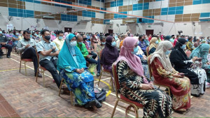 Antara pendidik Daerah Jasin yang hadir dalam Program Malaysia Prihatin Daerah Jasin, baru-baru ini.