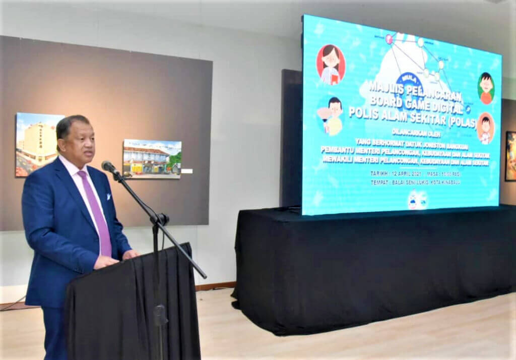 Joniston ketika menyampaikan ucapan pada majlis tersebut.