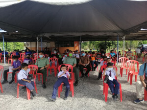 Jemputan yang hadir ke Program Gunting Rambut Parlimen Kemaman, semalam.