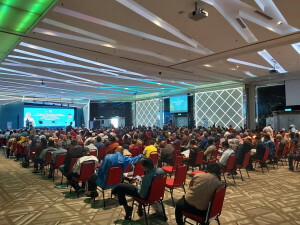 Terdapat sebanyak 500 ahli KRT hadir Majlis Perasmian Program Malaysia Prihatin: Komuniti KRT- Vaksin Untuk Semua & Gaya Hidup Sihat di The Banquet The Top.