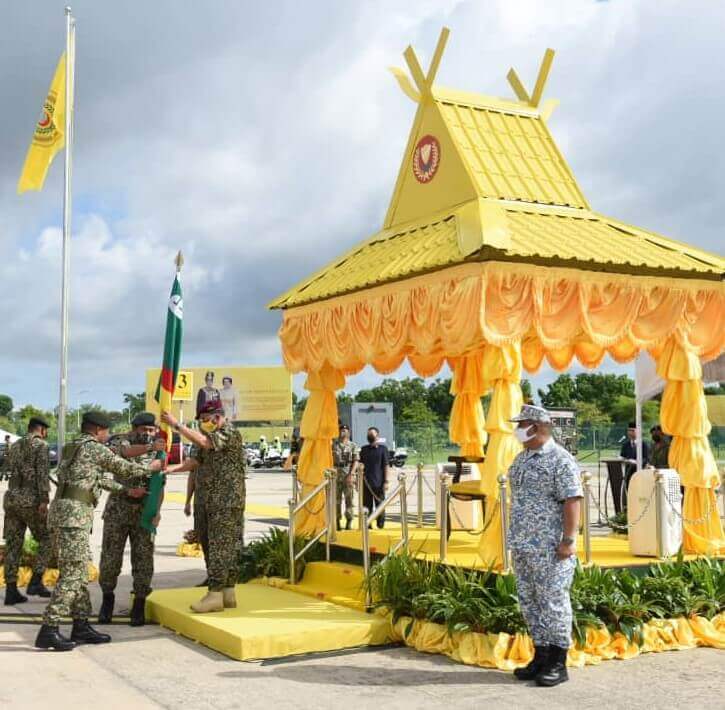 Sultan Kedah berkenan menyempurnakan Majlis Pelepasan Pasukan Batalion Ke-6 (RAMD) ke Operasi Persisir Pantai di Sabah.