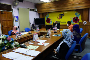 Barisan juri yang dijemput bagi memilih wakil negeri ke peringkat kebangsaan. 