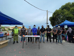  Bersama YB ADUN Gemencheh, Anggota RELA Tampin, BELIA 4B Tampin dan MAYC Tampin