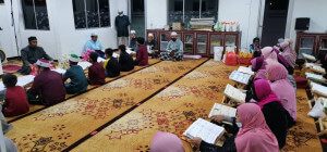 Majlis Khatam Quran turut melibatkan kanak-kanak.