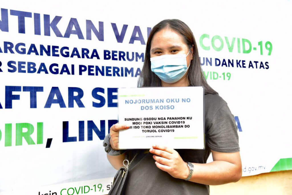 Fenny Michael... Nasihatnya paling penting bawa kad pengenalan sebelum hadir ke pusat vaksinasi.