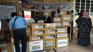 Keperluan kesihatan yang disumbangkan oleh MERCY Malaysia.