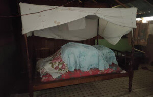 Katil lama rumah panjang Melanau yang masih kukuh.