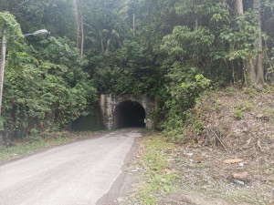 Terowong Bukit Tebuk kini digunakan sebagai laluan alternatif bagi penduduk Kampung Padang Jambu dan Kampung Nibong Kubur ke bandar Dungun.