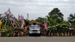 Kediaman Md Kassim dipenuhi Jalur Gemilang.