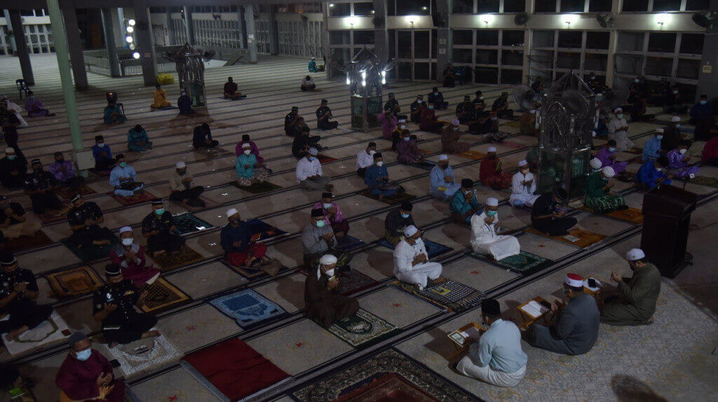 Sekitar seratus jemaah menghadiri Majlis Doa Untuk Malaysia Sempena Hari Kebangsaan 2021.
