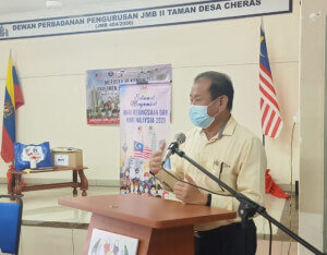 Pengarah JaPen WPKLP melancarkan Program Merdeka@Komuniti Taman Desa Cheras, Kuala Lumpur.