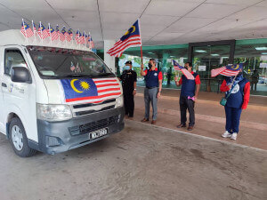 Pelepasan konvoi dilakukan oleh Pegawai Daerah Seremban.