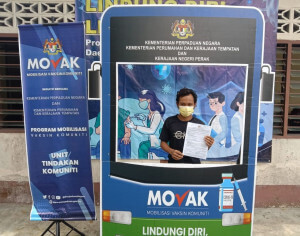 Larry Bah Toyok selesai menerima vaksin dos pertama pada program MOVAK.