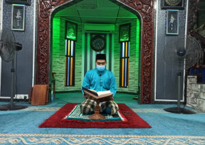 Alunan bacaan doa penutup akhir tahun dan pembukaan awal tahun 1443H yang diketuai oleh Ustaz Fakharuddin Parazi.
