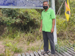 Che Iman Shadan bekas guru besar SK Bruan Mapal, Kampung Jemoreng, Matu.
