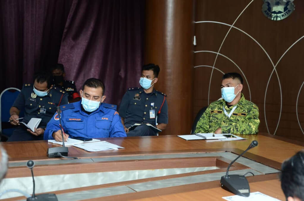Antara ketua-ketua Jabatan yang menghadiri taklimat 'Ops Bencana' di IPD Serdang.