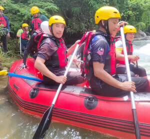 Aktiviti rakit redah jeram HSN 2021 turut disertai oleh Ketua Polis Daerah Selama, Supt Mohd Sabri bin Saad.