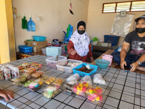 Rohana Razali, 56 lega dengan pengumuman pengecualian pembayaran bil kepada pengguna akaun terjejas.