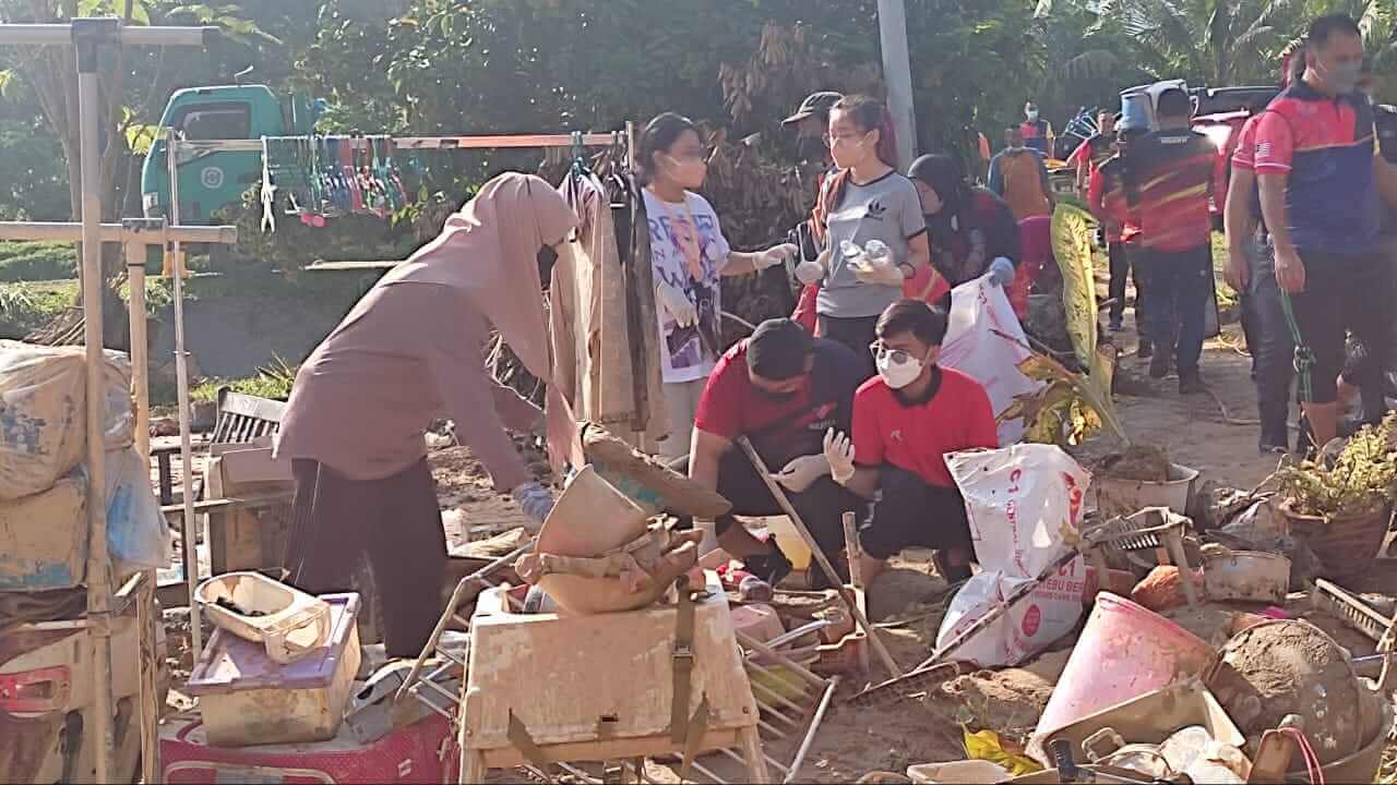 laporan gotong royong perdana