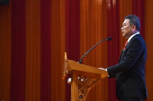 Tengku Seri Bijaya Raja ketika menyampaikan amanat Tahun Baharu 2022 Bersama Ketua-Ketua Jabatan Negeri di Dewan Besar, Wisma Darul Iman, Kuala Terengganu di sini, semalam.