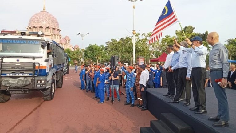 Anwar ‘Flag Off’ Pasukan Sukarelawan Penjawat Awam Pasca Banjir Ke ...