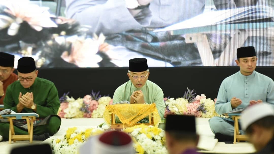 Yang Di-Pertuan Agong Dan Raja Permaisuri Agong Berkenan Berangkat Ke ...