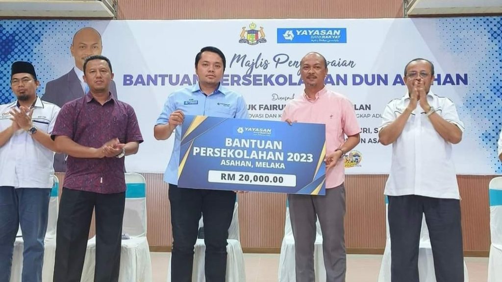 200 Pelajar B40 Asahan Terima Bantuan Persekolahan - Malaysiaaktif