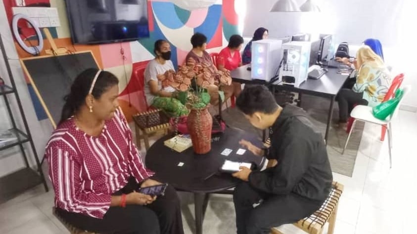 Pusat Komuniti Desa Layang-Layang Sedia Bantu Pendaftaran PADU ...